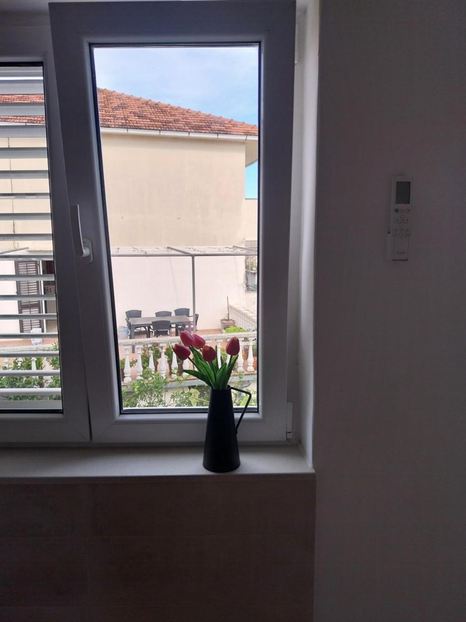 Apartmani Miletic Jelsa  Exterior foto